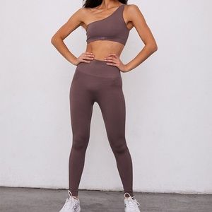 SOLD- Set Active Leggings and Sports Bra Set